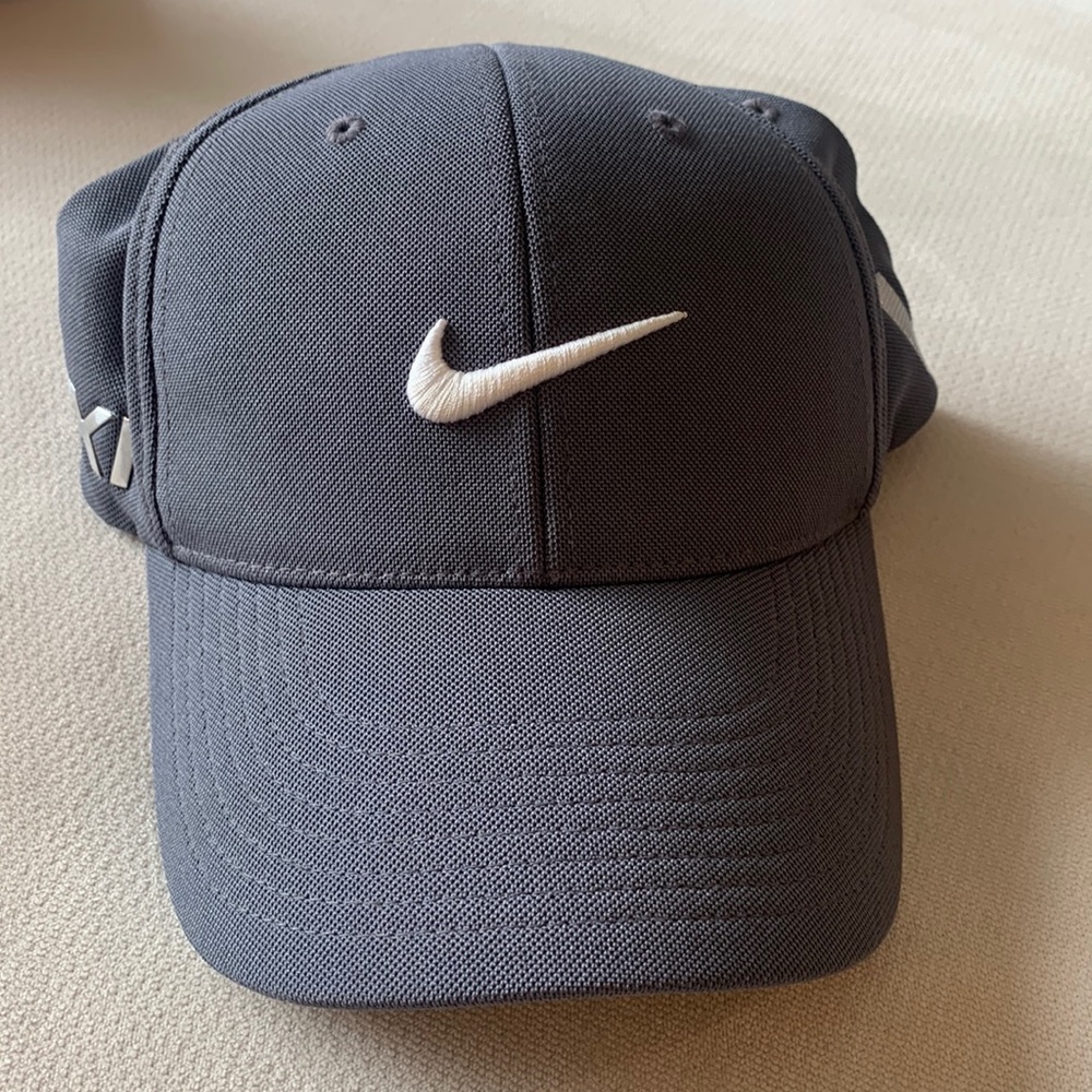 NikeGolf grey hat, L/XL